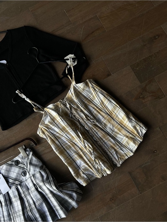 Vintage Tops - Vintage Plaid Tie-Front Camisole — Yellow & Gray
